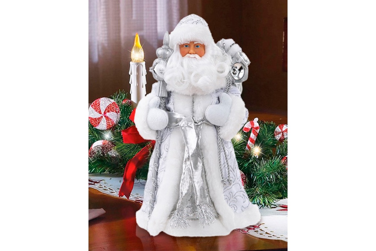    Я собираю фигурки Дедов Морозов, и сейчас в моей коллекции более 50 игрушек