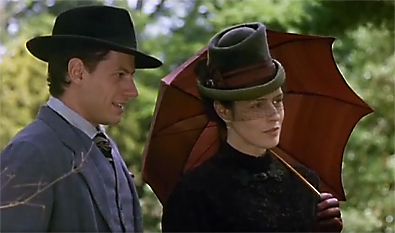 Ирэн и Босини на свидании в парке