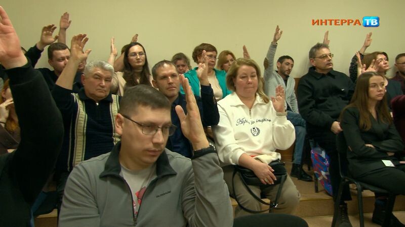 https://pervouralsk.ru/news/interra-tv/63-za-4-protiv-1-vozderzhalsia-itogi-publichnykh-slushanii-po-stroitelstvu-poligona-otkhodov-pntz/50125/