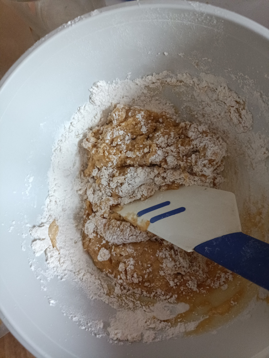 Замешиваю тесто