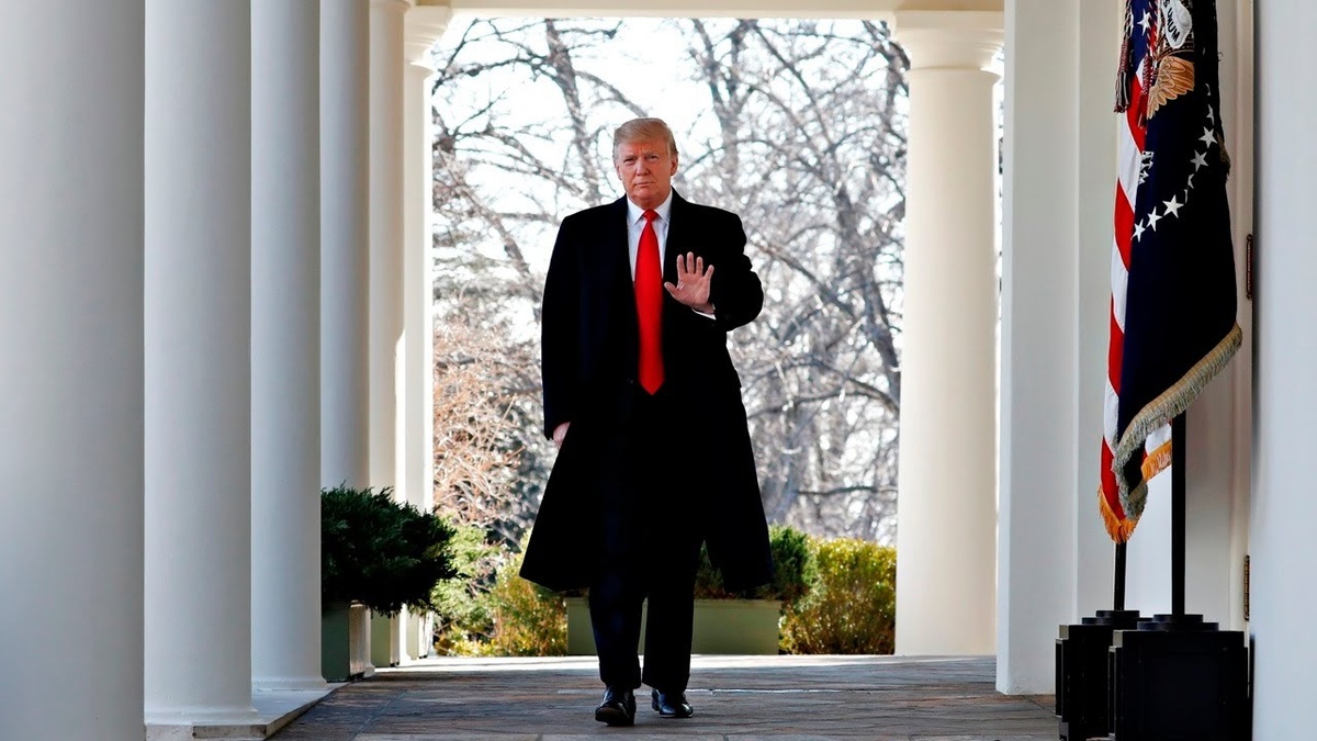 Дональд Трамп в Белом доме — официальная резиденция президента США. Расположена в Вашингтоне, округ Колумбия, на берегу реки Потомак / Фото Reuters