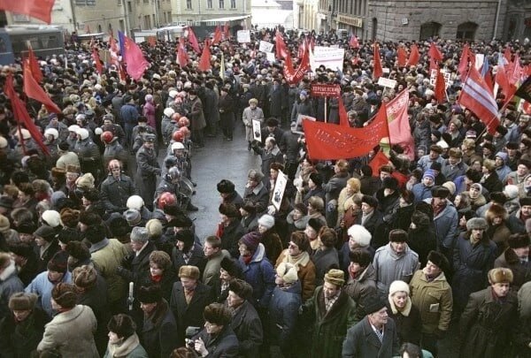 Разгон просоветской демонстрации в Москве 23 февраля 1992г.