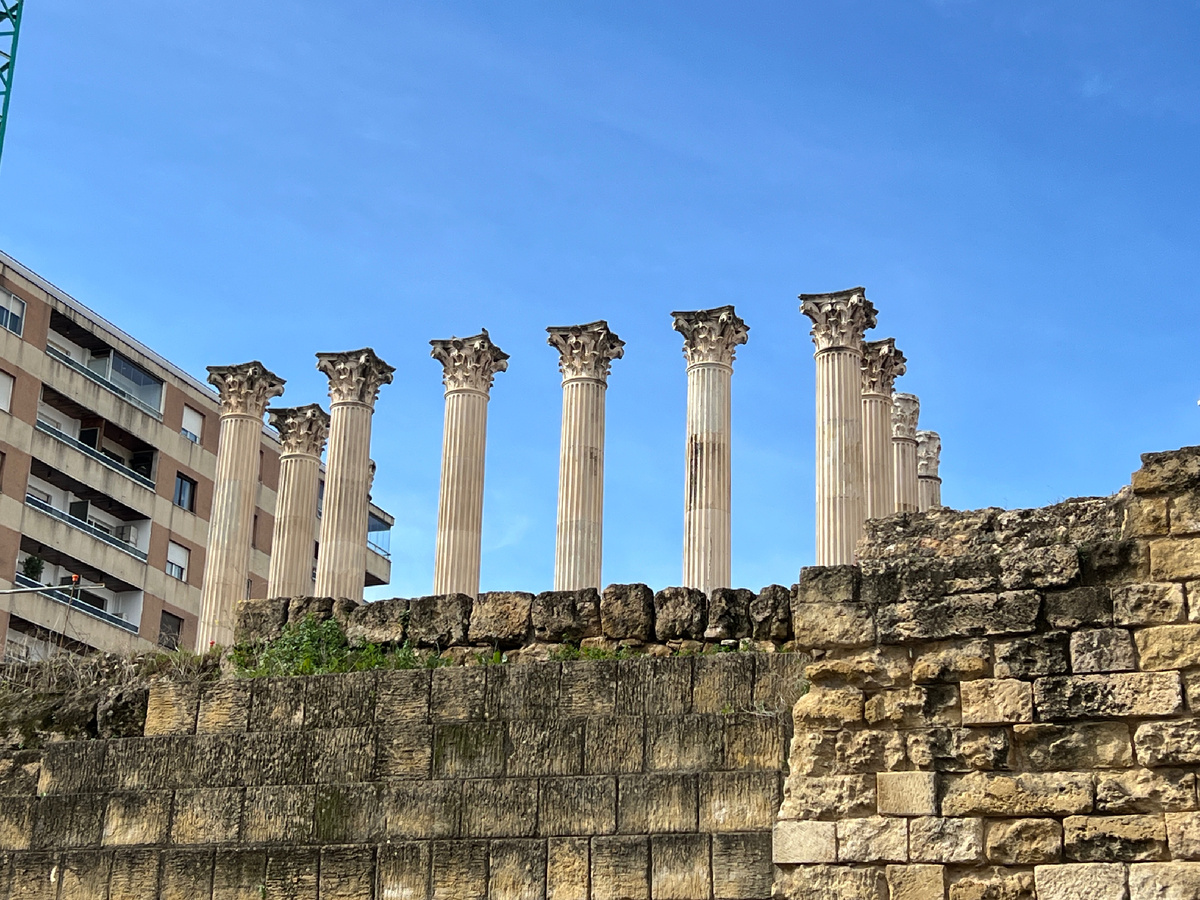 Колонны римского храма. Кордоба, Испания. Фото автора 