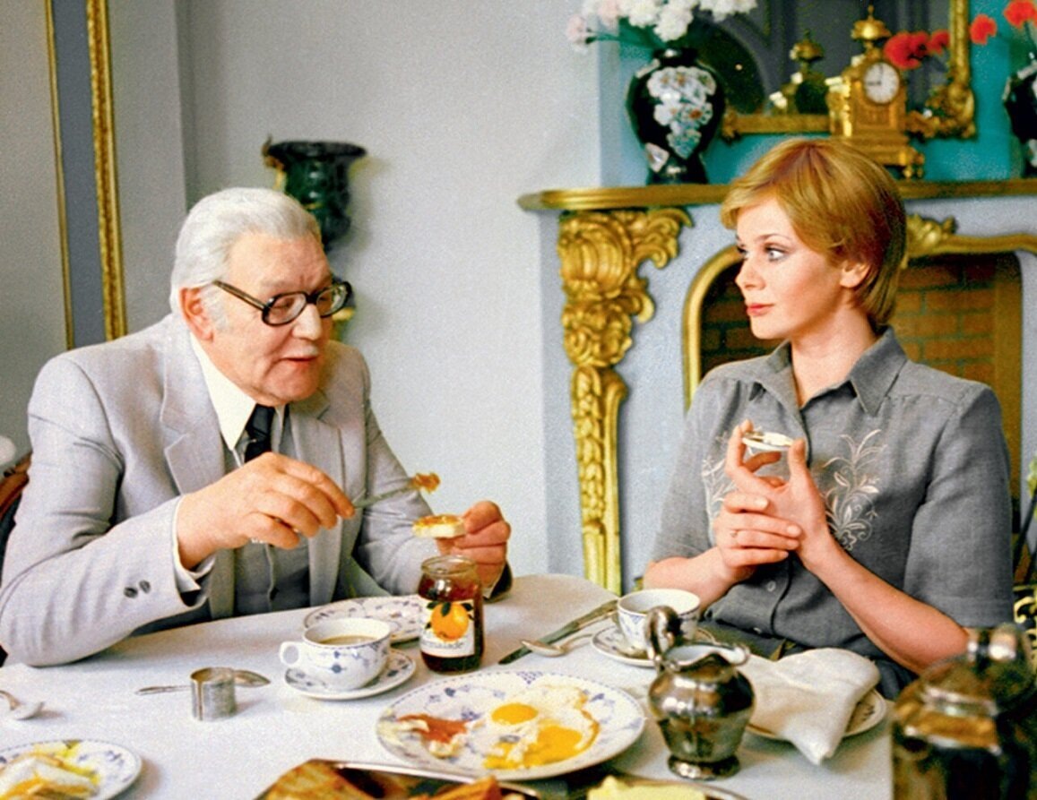   Всеволод Санаев и Любовь Полищук, кадр из фильма «Тайна «Черных дроздов»» (1983, Мосфильм)