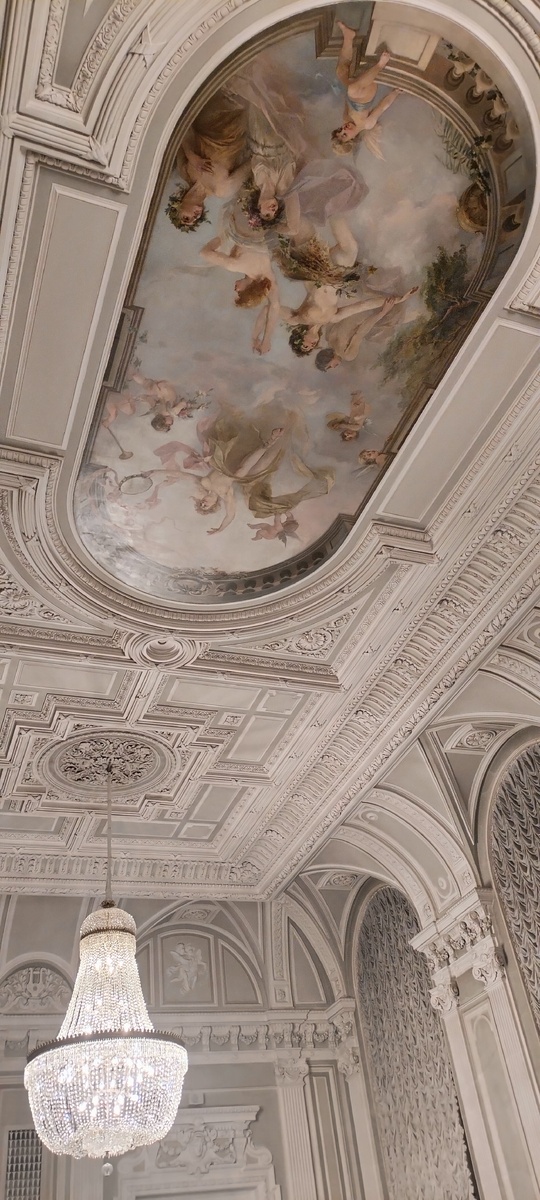 Потолок фойе Мариинского театра 