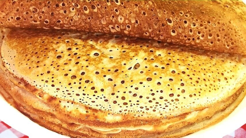 Рецепт Блины с дырочками – легкие и ажурные. Блины на Масленицу в 2025 году.
