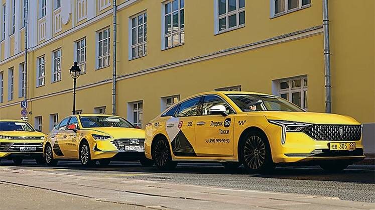    ОЛЕГ ЕЛКОВ/ТАСС Такси пока вывозит «Яндекс», но риски растут