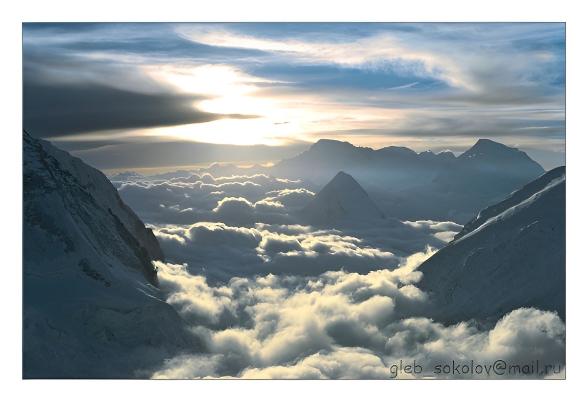 Склоны Лхоцзе, лагерь 3, 7300м. Фото: Глеб Соколов.