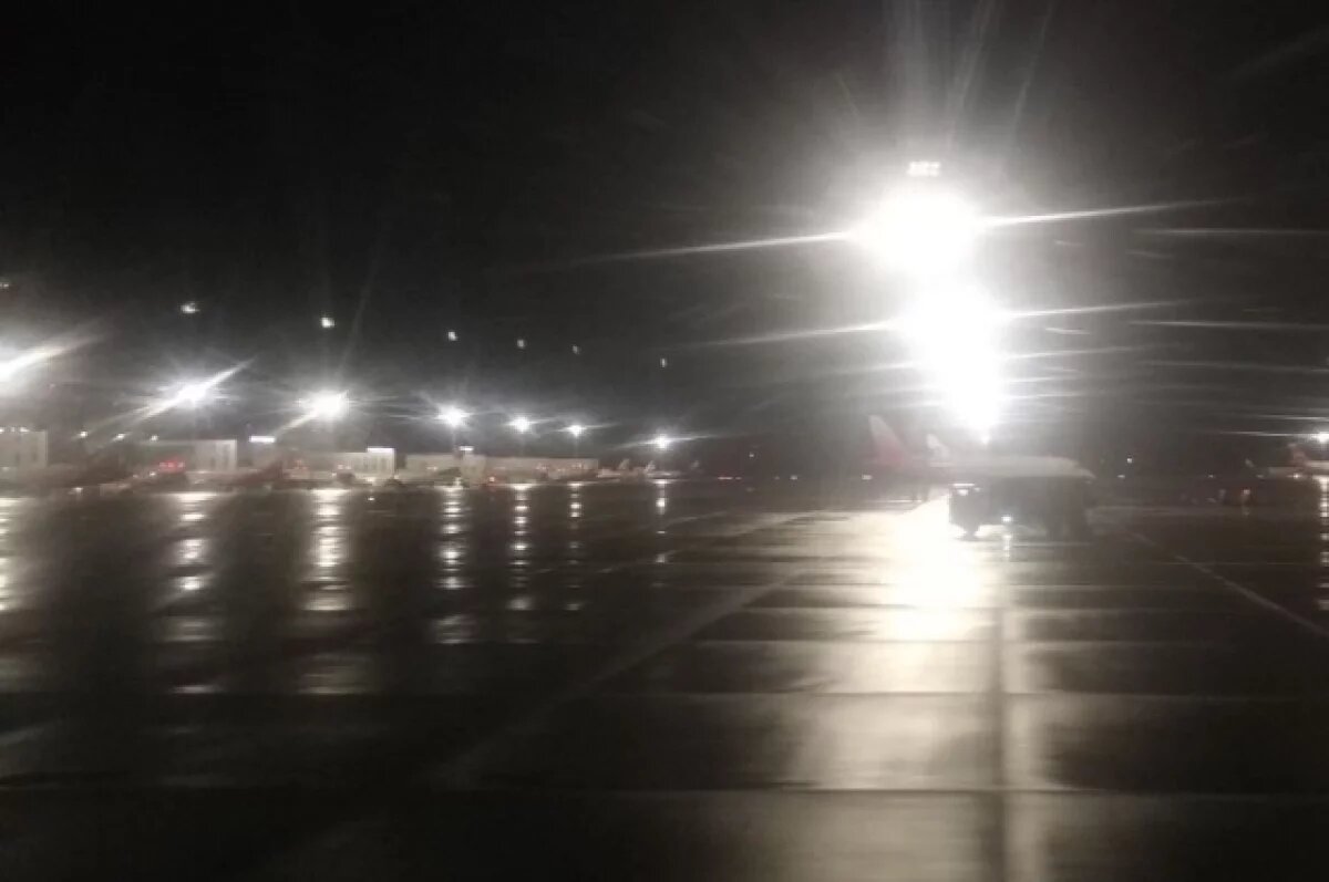    Пассажиры экстренно севшего в Пулково самолёта вылетели на Кубу