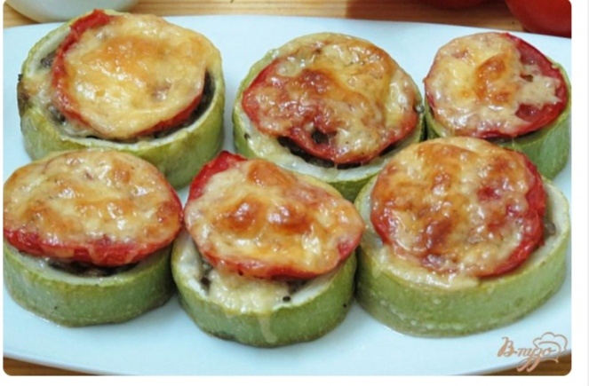 Кабачки можно готовить в сезон, и даже зимой. Заранее сделать заготовки и заморозить. 