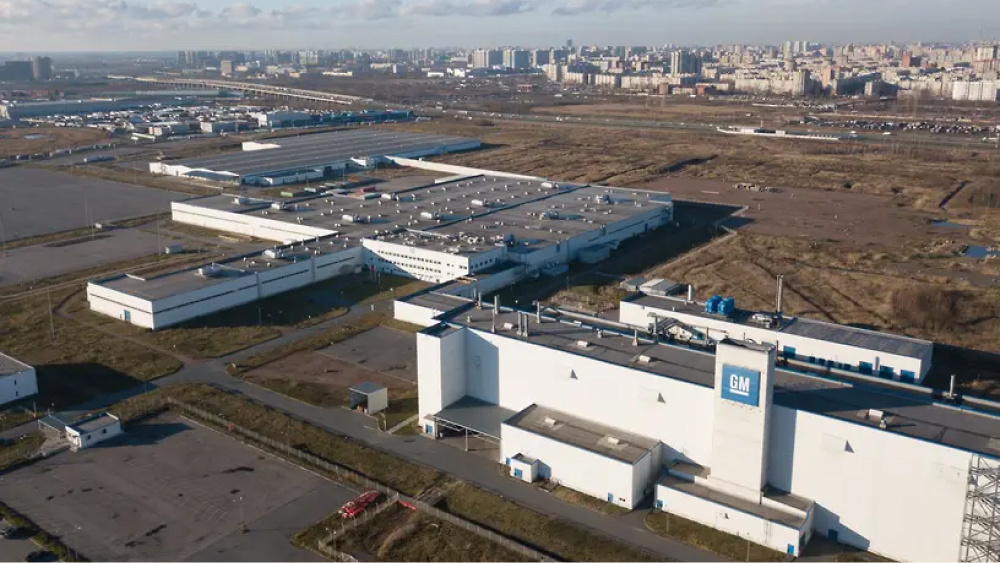 Бывший завод GM в Санкт-Петербурге ждет возвращения западных брендов / фото Коммерсант