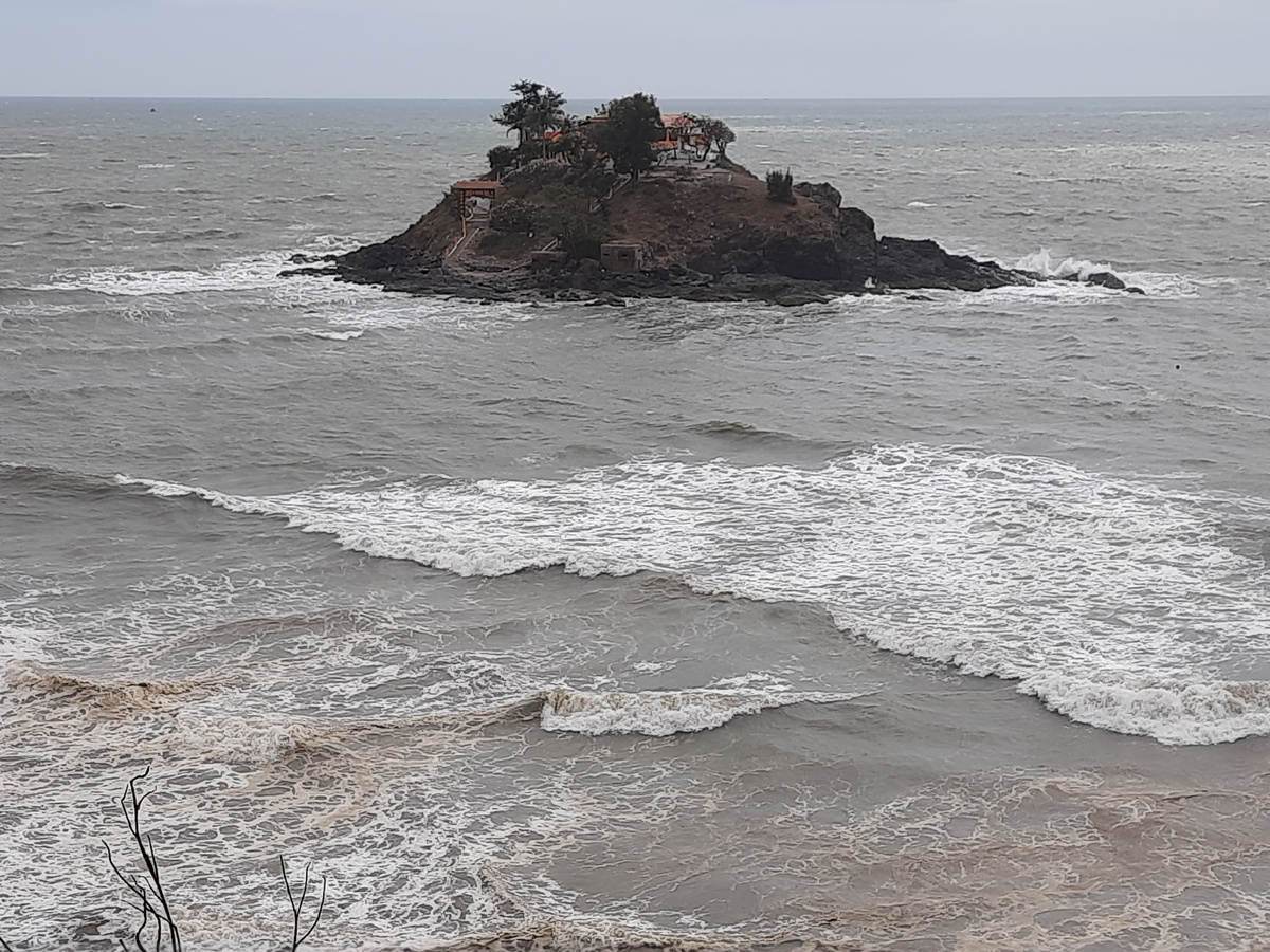 Вид на остров Хон Ба