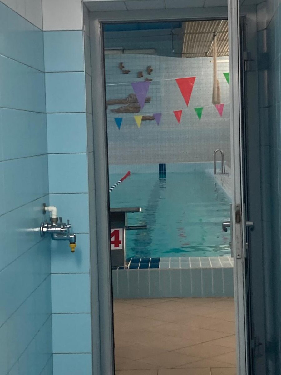 И флажки радостные как лично для меня развесили. 