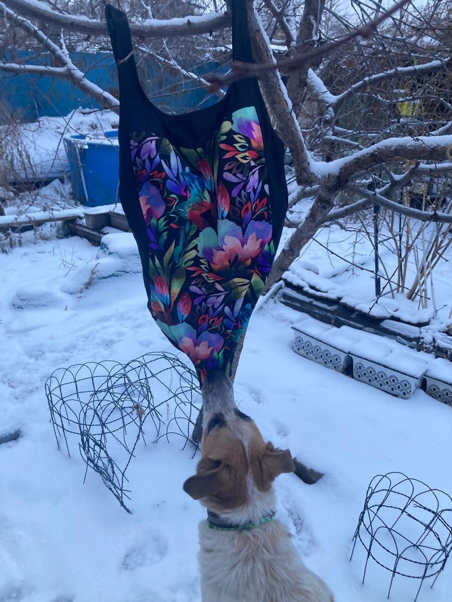 Вот в этот купальник я никак не влезу, чтоб можно было дышать. 