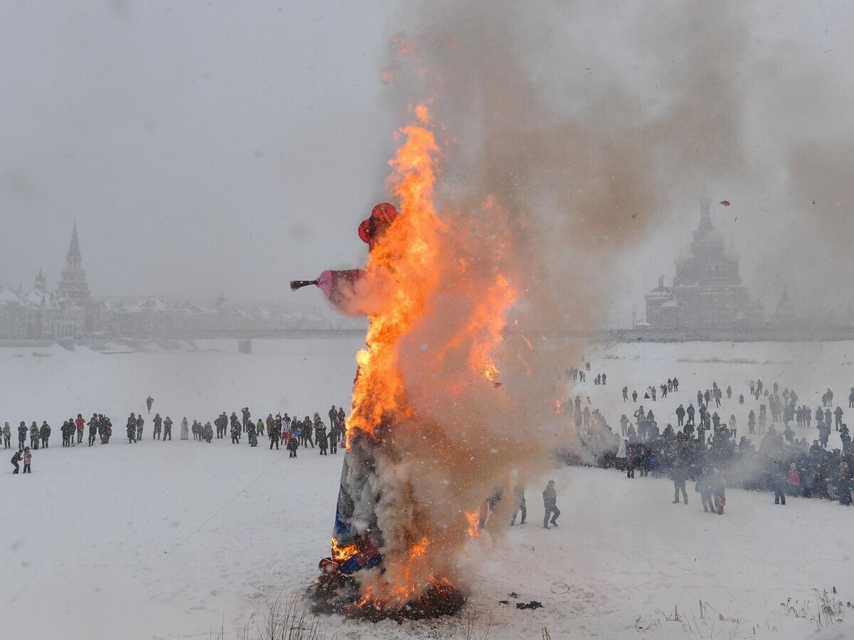   Какой сегодня праздник: 24 февраля© РИА Новости / Максим Богодвид