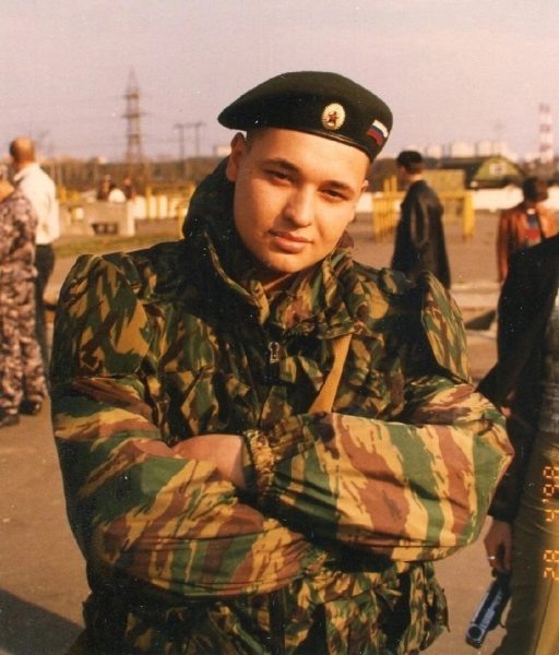    Сергей Жуков в клипе “Крошка моя”, фото: ВК