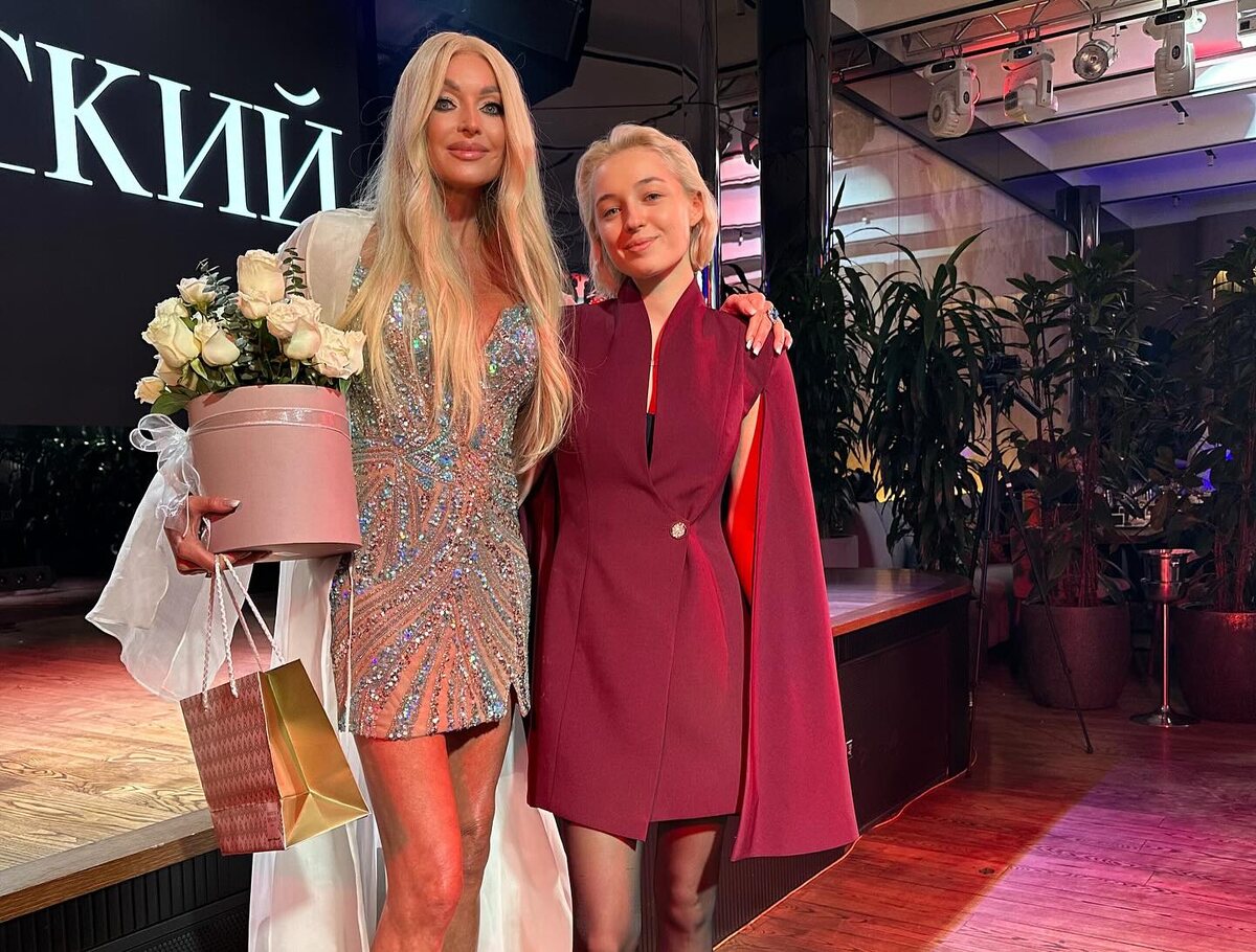    Анастасия Волочкова организует свадьбу для дочериСоцсети Анастасии Волочковой