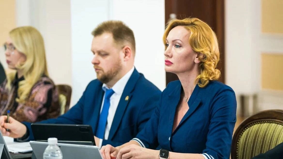     В Югре обсудили реализацию новых национальных проектов