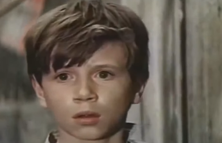 Кадр из фильма. Саша Макарцев в роли Митьки Хряпова