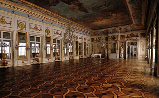 Восстановленный интерьер зала для приемов дворца
Шереметева Б.П. в Кускове, г. Москва