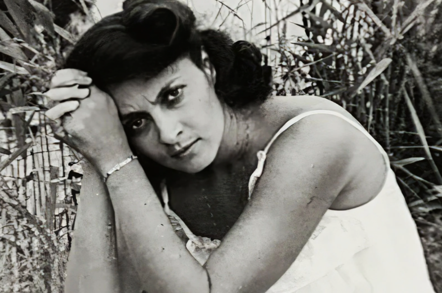 на фото Ирина Винер в молодости 