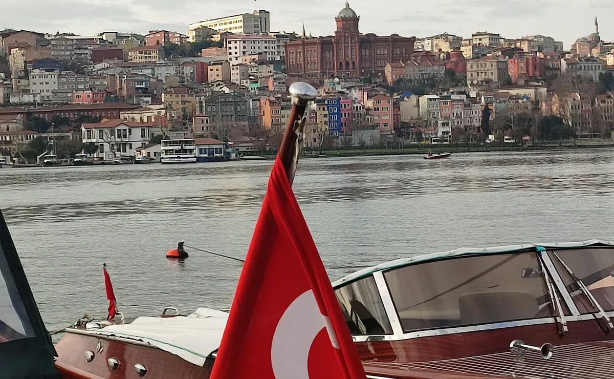    Российский турпоток в Турцию в январе упал на 11,6%