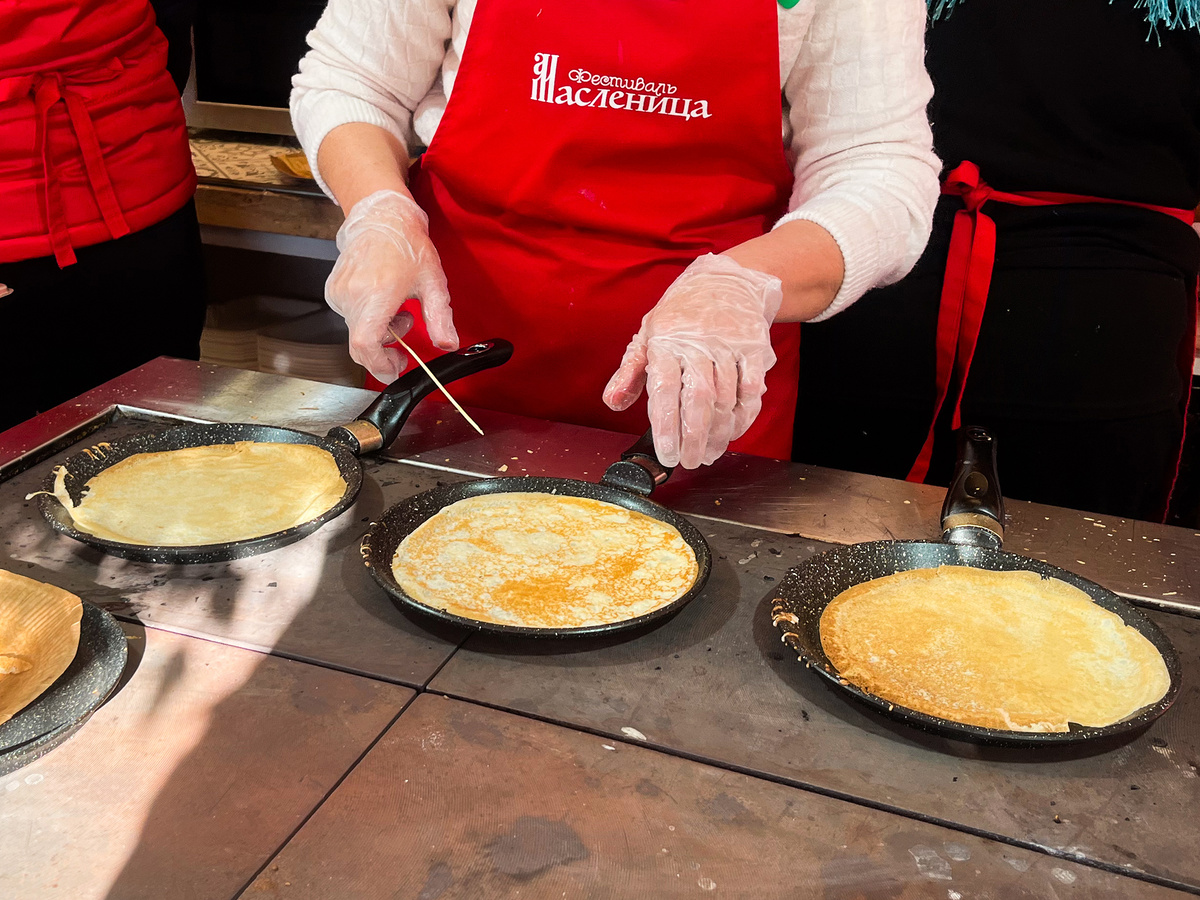 Процесс выпекания блинов →