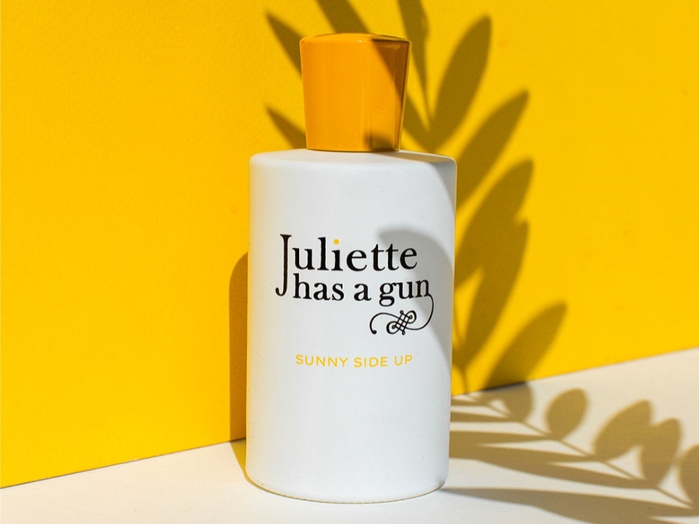 Честно говоря, флакон мне, скорее, не нравится, чем да) Но аромат, в нем хранящийся, восторг😍