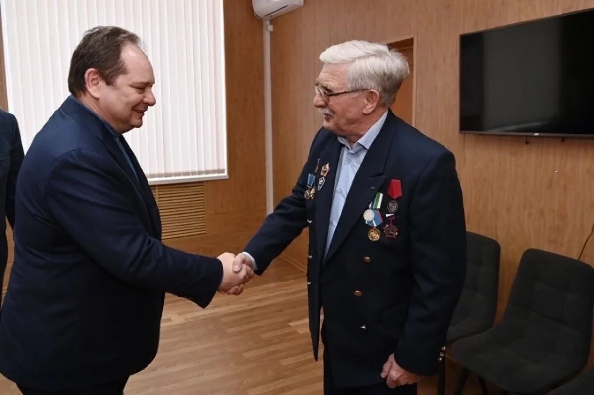    Гольдштейн встретился с человеком, спасшим самолёт при аварийной посадке