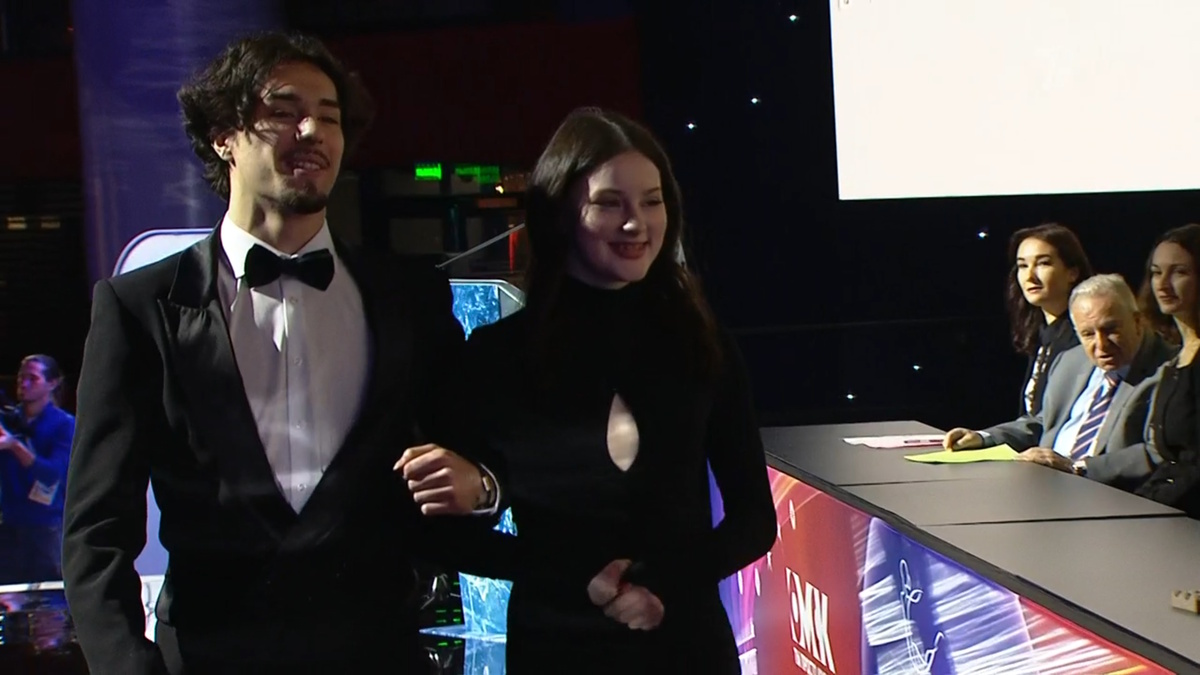    Анна Коломенская и Артем Фролов. Фото: стоп-кадр прямого эфира "Первого канала"