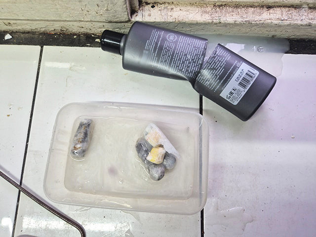 В колонии Тверской области пытались к празднику передать телефоны и наркотики