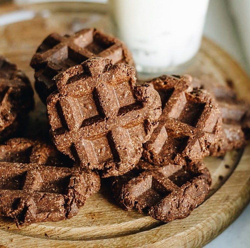 Шоколадные вафли с орехами