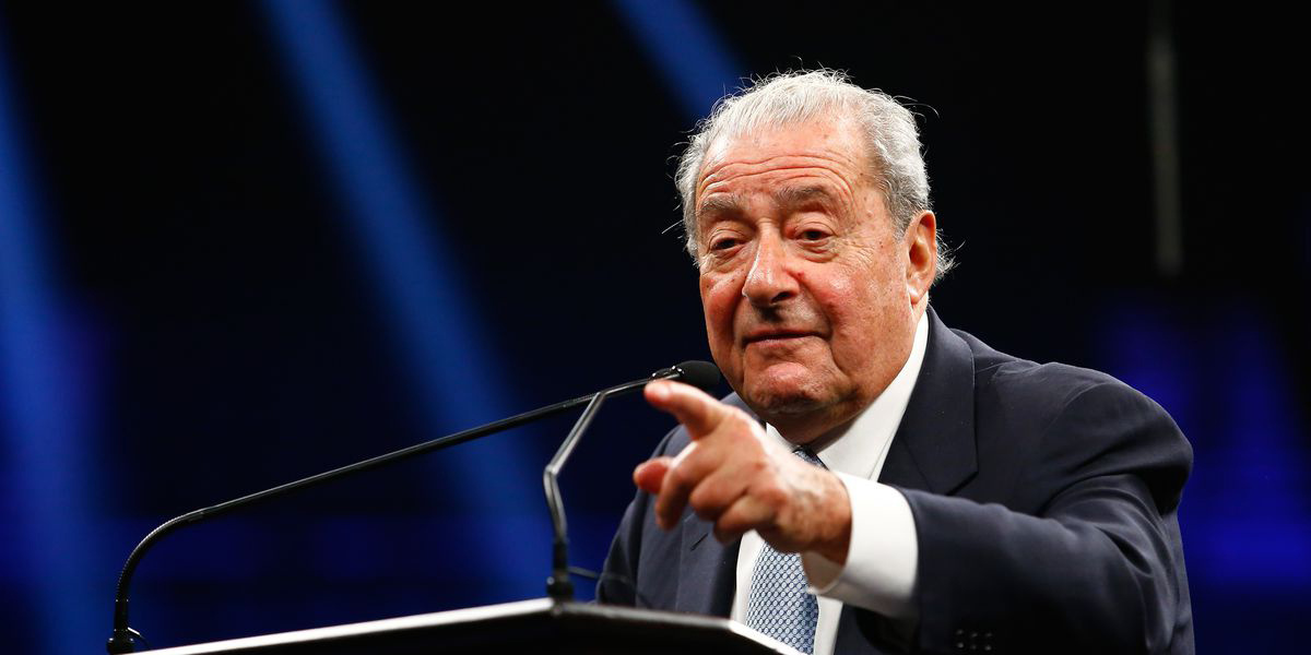 Промоутер из Top Rank Боб Арум