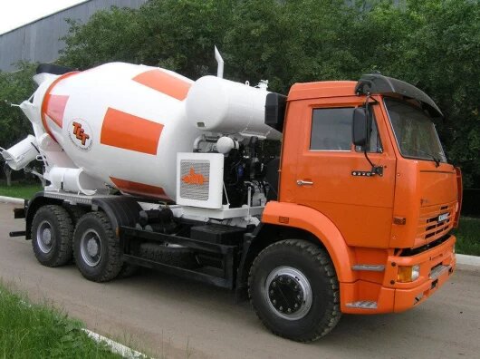    Автобетоносмеситель // фото: krasnoyarsk.pulscen.ru