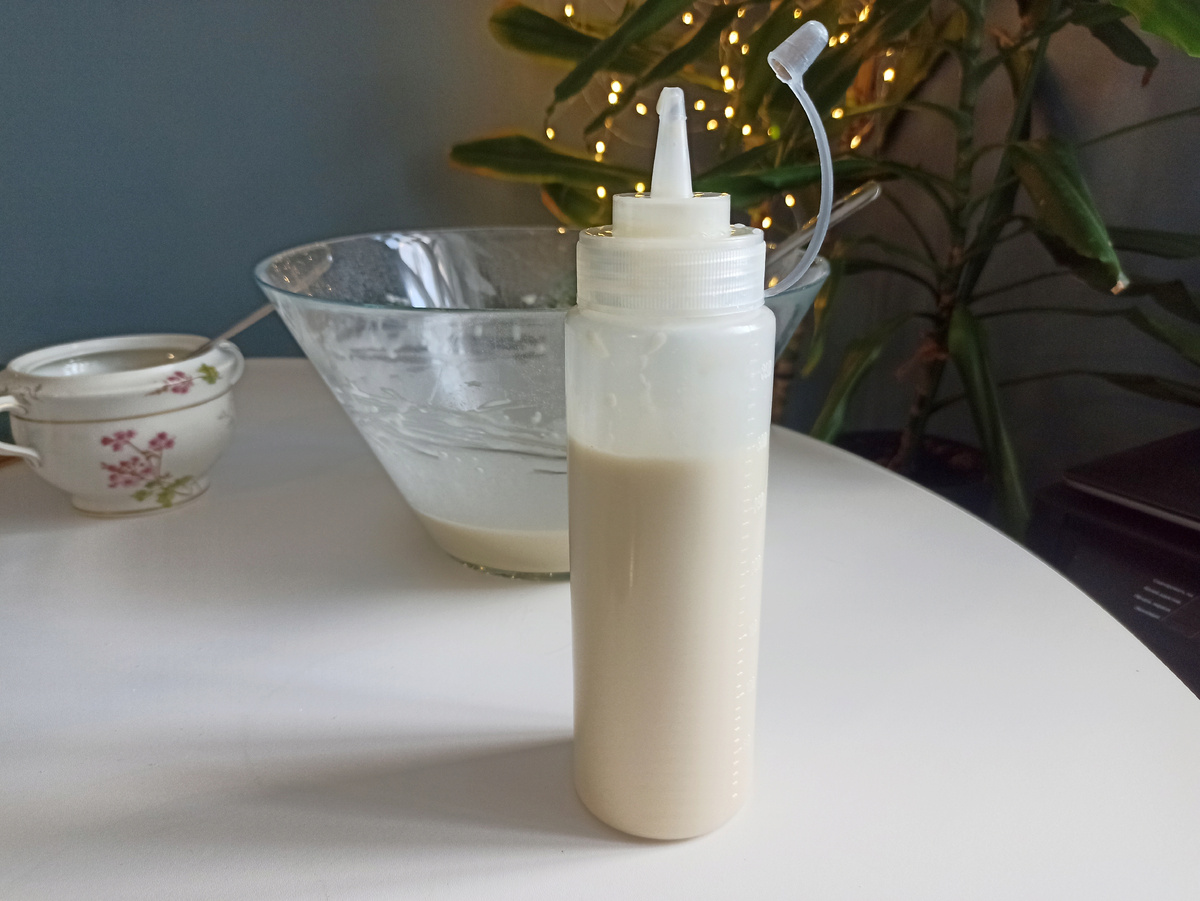 Бутылочку нашла в сказочном маркетплейсе ягодном, за 200 рублей купила.