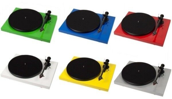 Для Carbon предусмотрено много весëлых расцветок