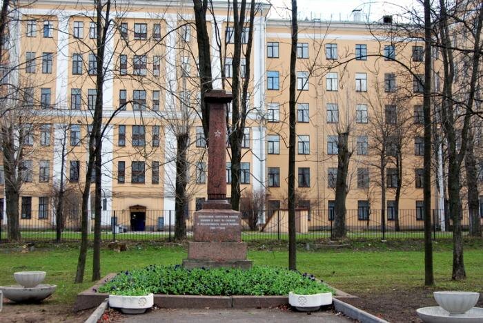 Источник: https://medicina-peterburg.ru/meditsinskie-organizatsii-i-uchrezhdeniya/371-gorodskaya-bolnitsa-20-spb-ul-gastello 