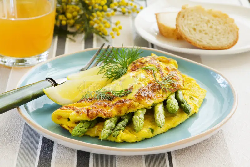 омлет со спаржей.