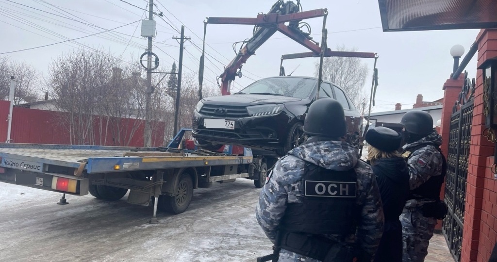 Цыган, оскорбивший учительницу лишился автомобиля