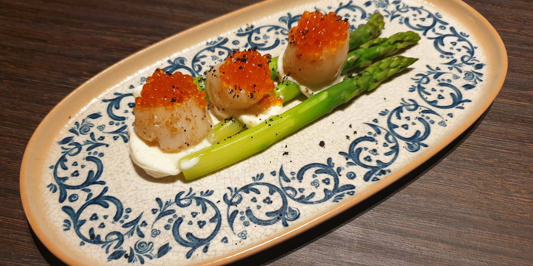 Ресторан-бар "Свои 3.3" возле метро "Кропоткинская". Ужин за 12150 рублей на двоих