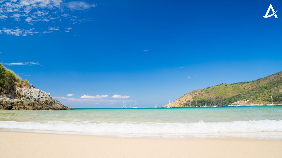 Пляж Най Харн на Пхукете