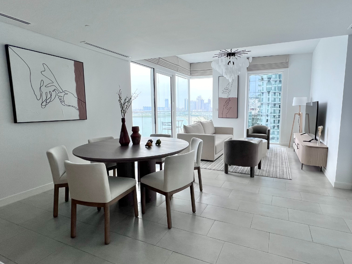 Интерьер квартиры в бежевых тонах, проект Furni