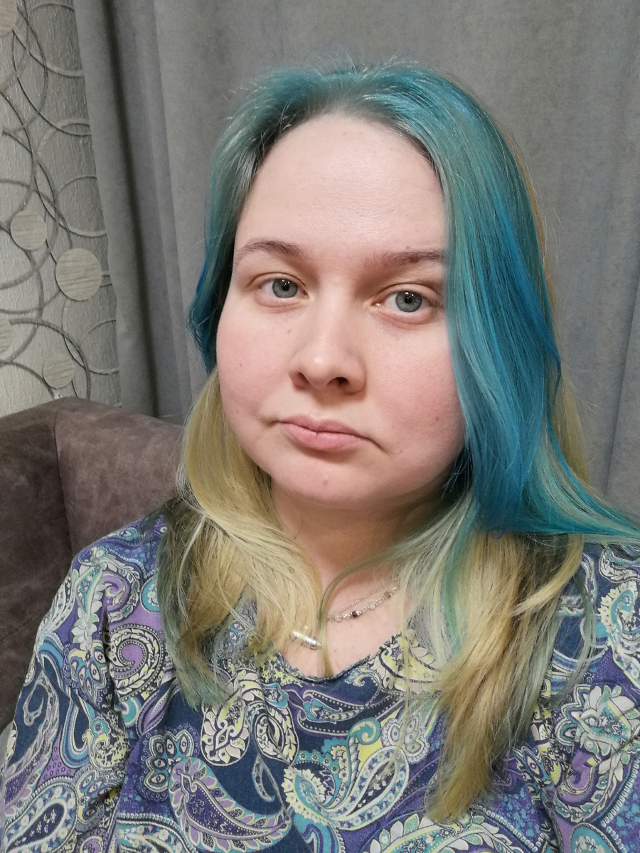 Первое, что я сделала - обрезала и сожгла свои космы