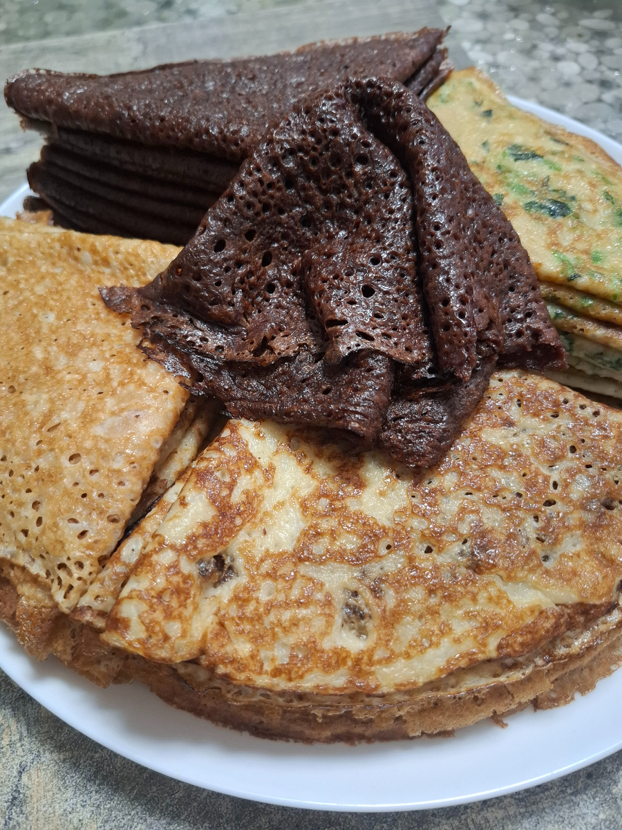 Фото автора.Разроцветные блины!