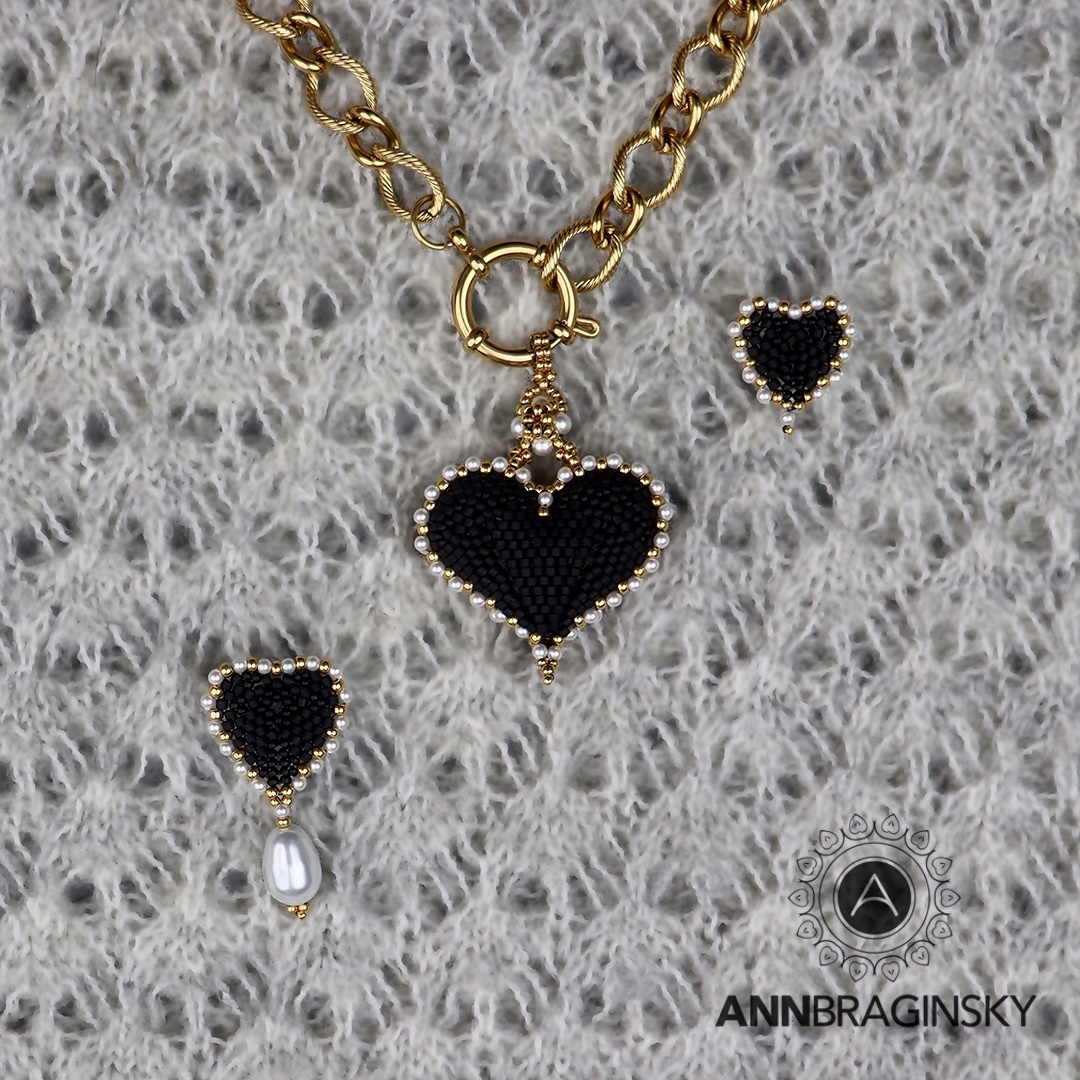 Комплект украшений "Бархатное сердце"