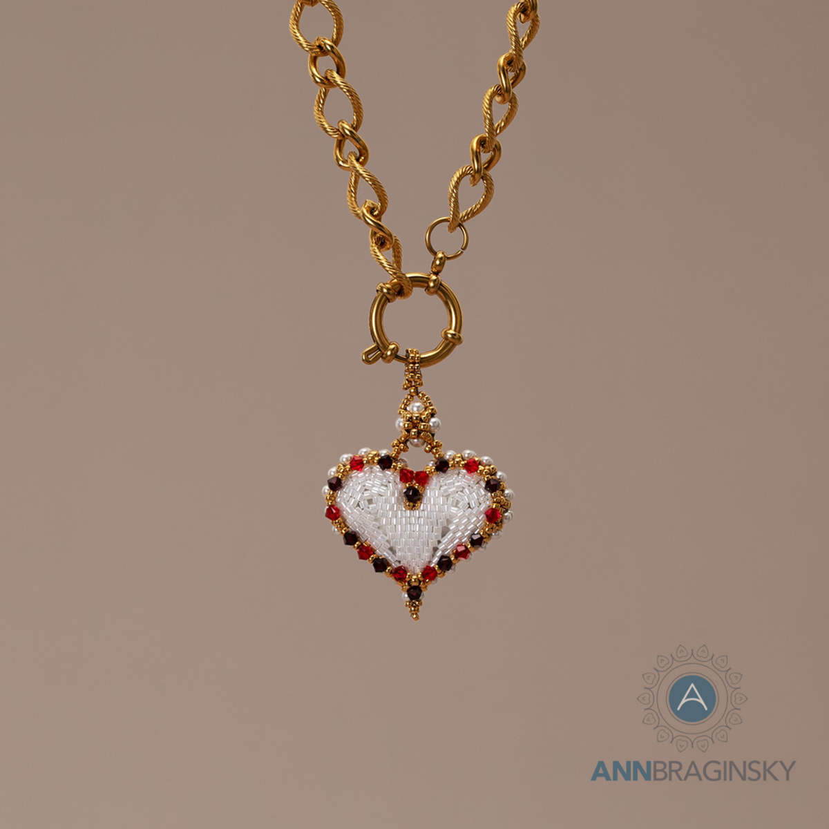 Объемный кулон "Две стороны любви" можно носить на обе стороны в зависимости от вашего настроения