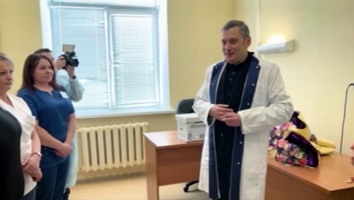    Врио губернатора Курской области Александр Хинштейн навестил раненых бойцов