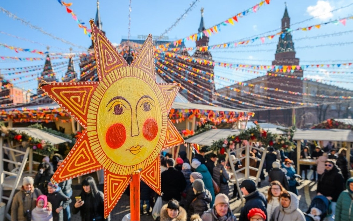    Праздничные плакаты украсили Москву к Масленице