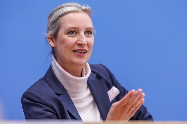    Председатель партии «Альтернатива для Германии» Алис Вайдель. Досье