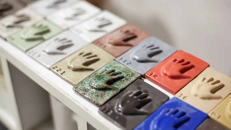     Барнаульская гончарная школа Manos стала арт-резиденцией. Дарья Беркетова